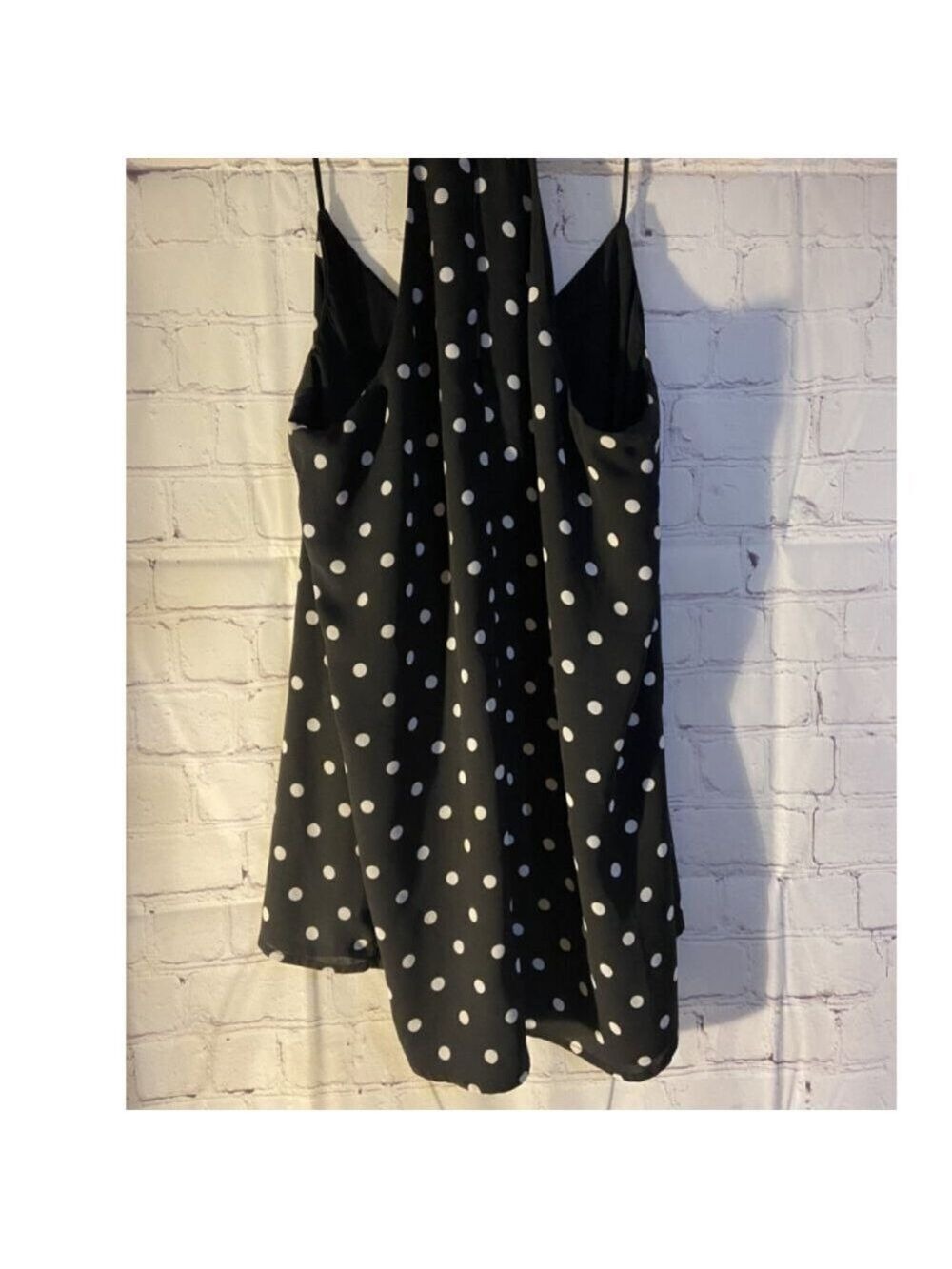 Express Black & White Sleeveless Polka Dot Top XS NWOT - Picture 2 of 6